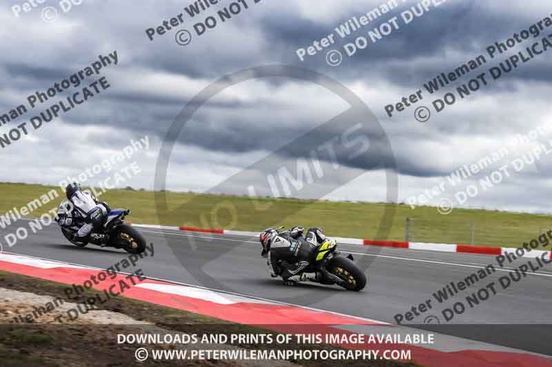 cadwell no limits trackday;cadwell park;cadwell park photographs;cadwell trackday photographs;enduro digital images;event digital images;eventdigitalimages;navarra;no limits trackdays;peter wileman photography;racing digital images;trackday digital images;trackday photos